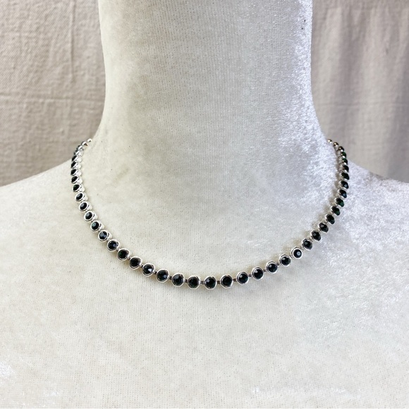 Green bezel set rhinestone silver tone necklace - Picture 1 of 8